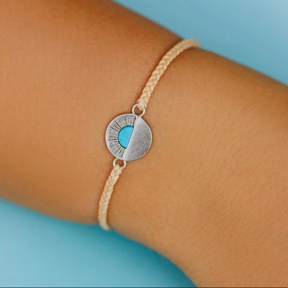 Pura Vida Jewelry - UNISEX - NEW - VIDA PURA GEMSTONE SUNSET CHARM BRACELET.. Comes with a free gift
